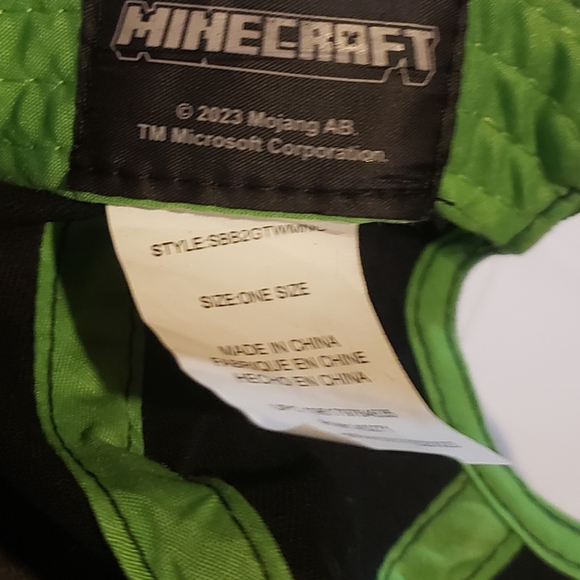 Black and green Minecraft hat size OSFA - Picture 8 of 9